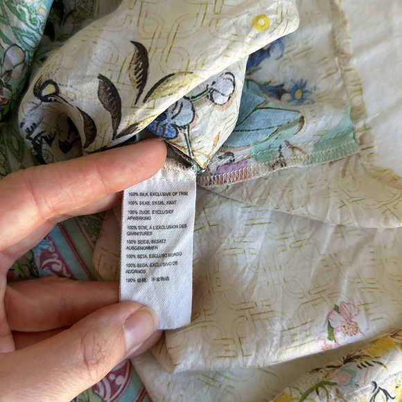 Johnny Was Gardenia Top Multi Color Short Sleeve V-Neck Silk Foral Blouse - Picture 9 of 12